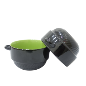 Taza deceramica negra con fondo de color marca HS&S